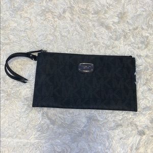 ❤️NWOT Michael Kors Wristlet❤️